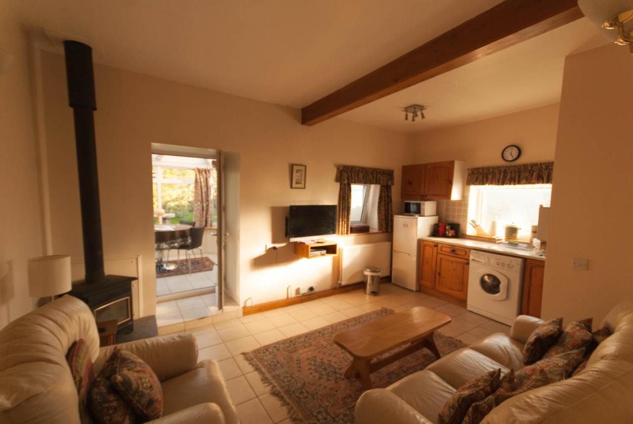 Greyfield Farm Cottages Farmborough ภายนอก รูปภาพ